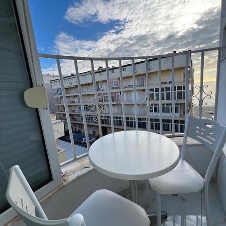 Beach Studio Durres Seaview Bagian luar foto