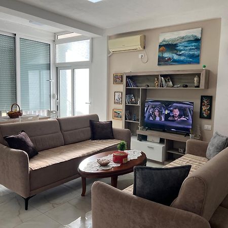 Beach Studio Durres Seaview Bagian luar foto