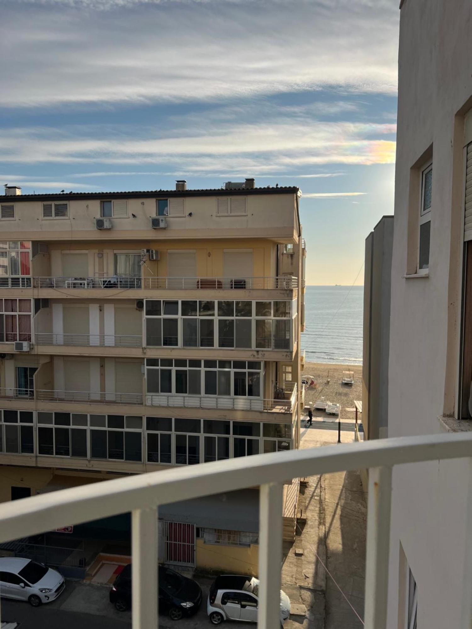 Beach Studio Durres Seaview Bagian luar foto