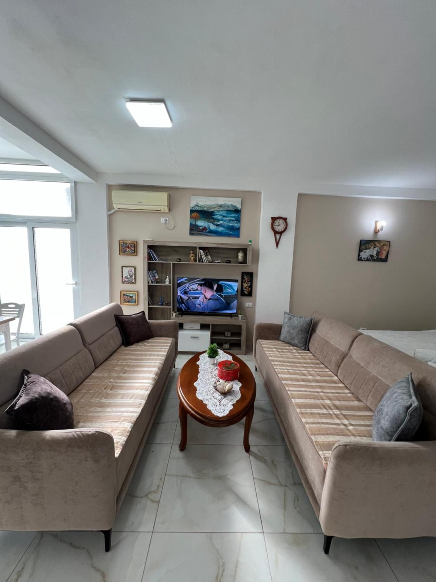 Beach Studio Durres Seaview Bagian luar foto