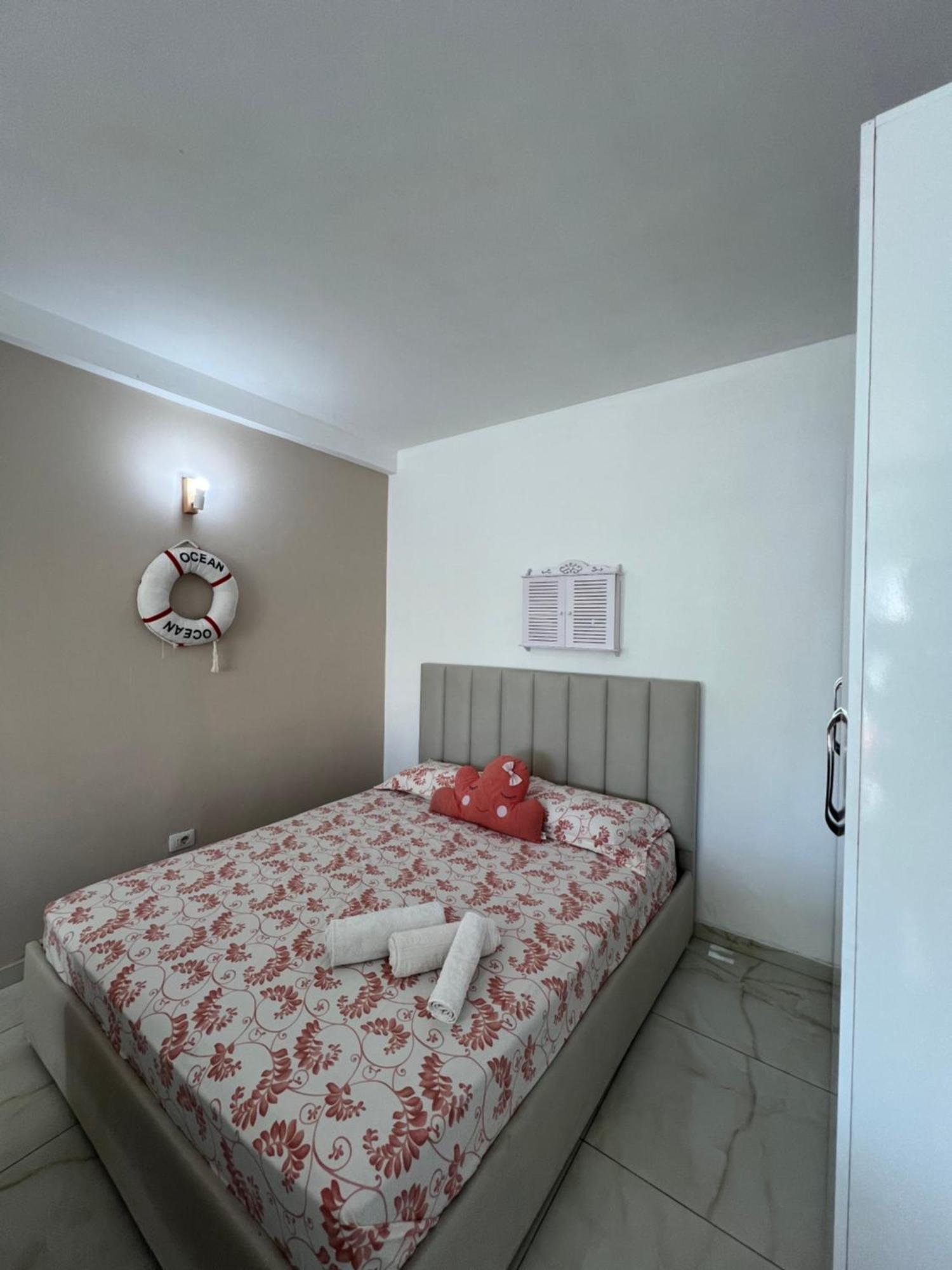 Beach Studio Durres Seaview Bagian luar foto
